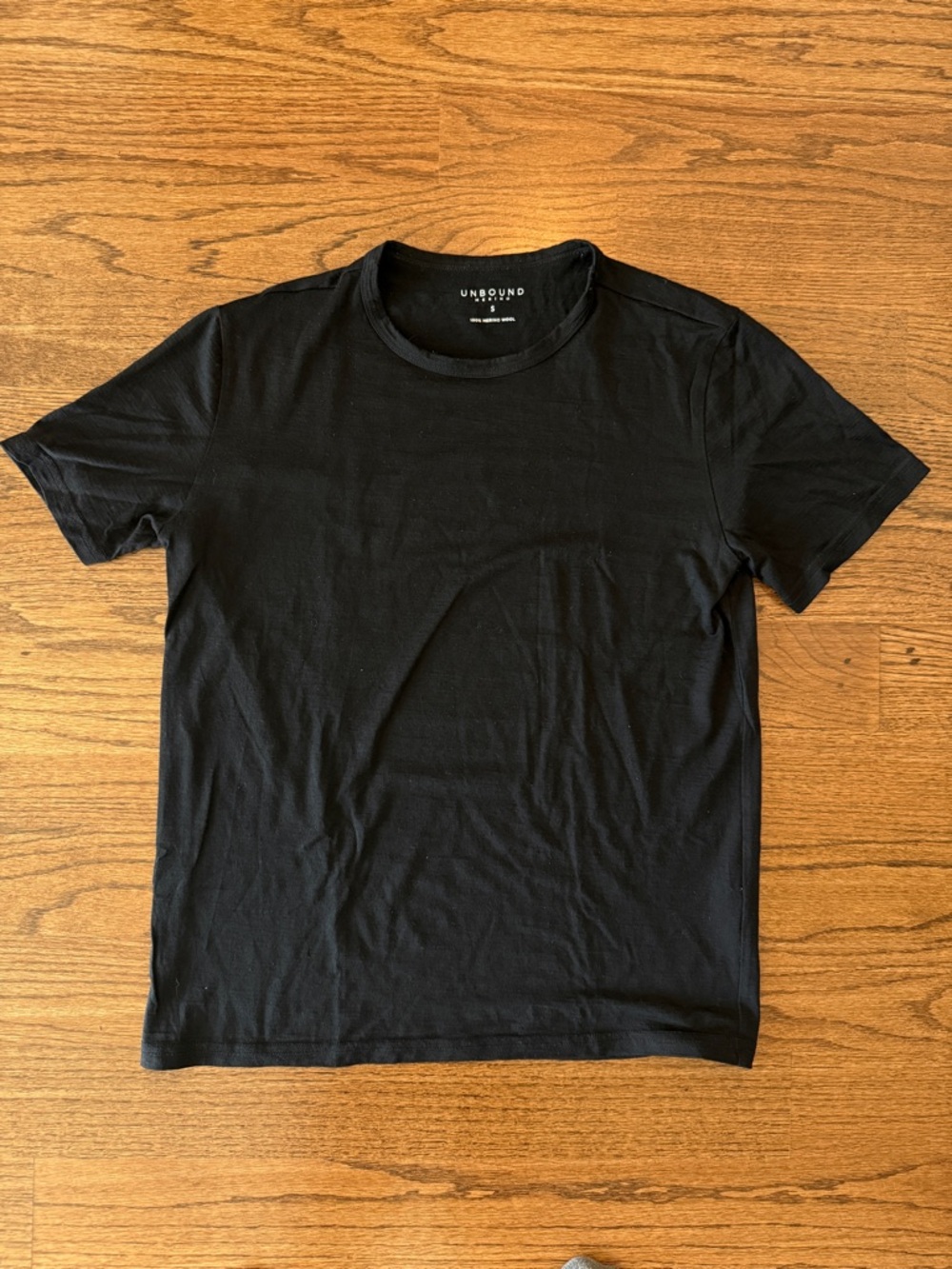 Unbound Merino Men's Black Crew Neck T-Shirt - lightweight